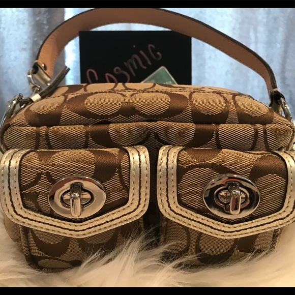 Authentic Coach mini bag with classic turnlocks! - Picture 2 of 8